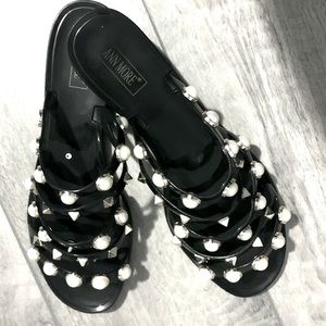 Ann More studded and pearls jellies